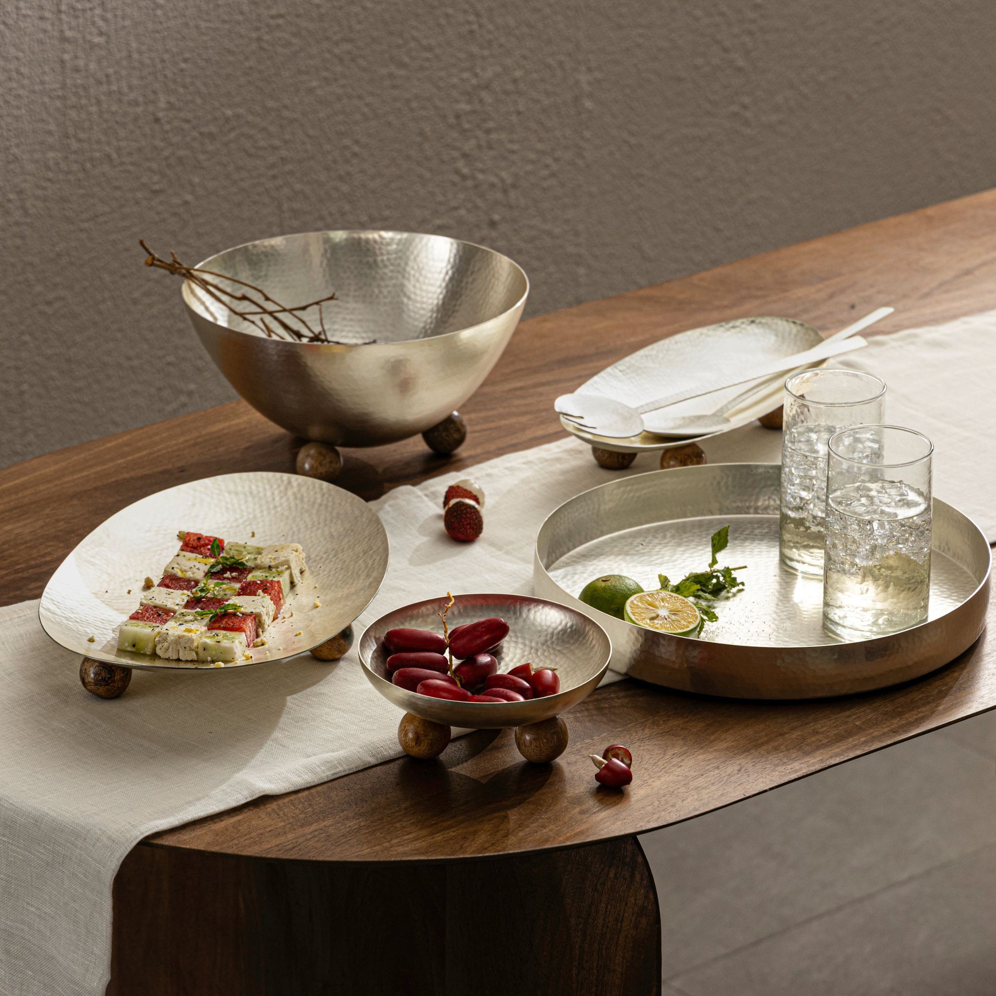 Temari Hammered Silver Round Serving Tray – Godinger