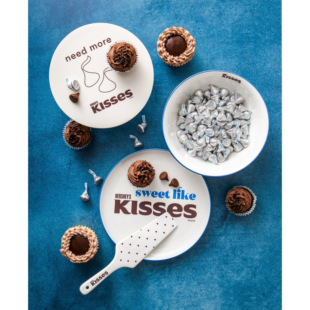 Hershey's Kisses Cake Plate & Cake Server Godinger Hershey's, Hershey's Kiss, Kiss, Kisses, Kitchen